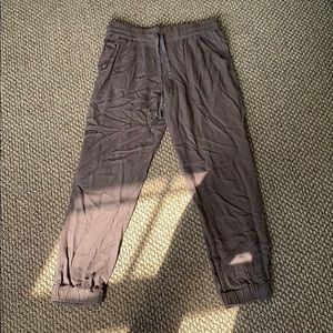 Aritzia talula grey joggers